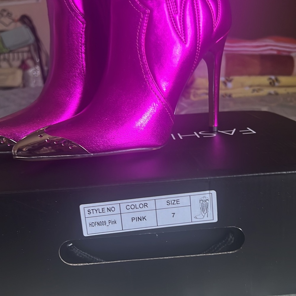 Fashion Nova Cowgirl Heels - Picture 4 of 6